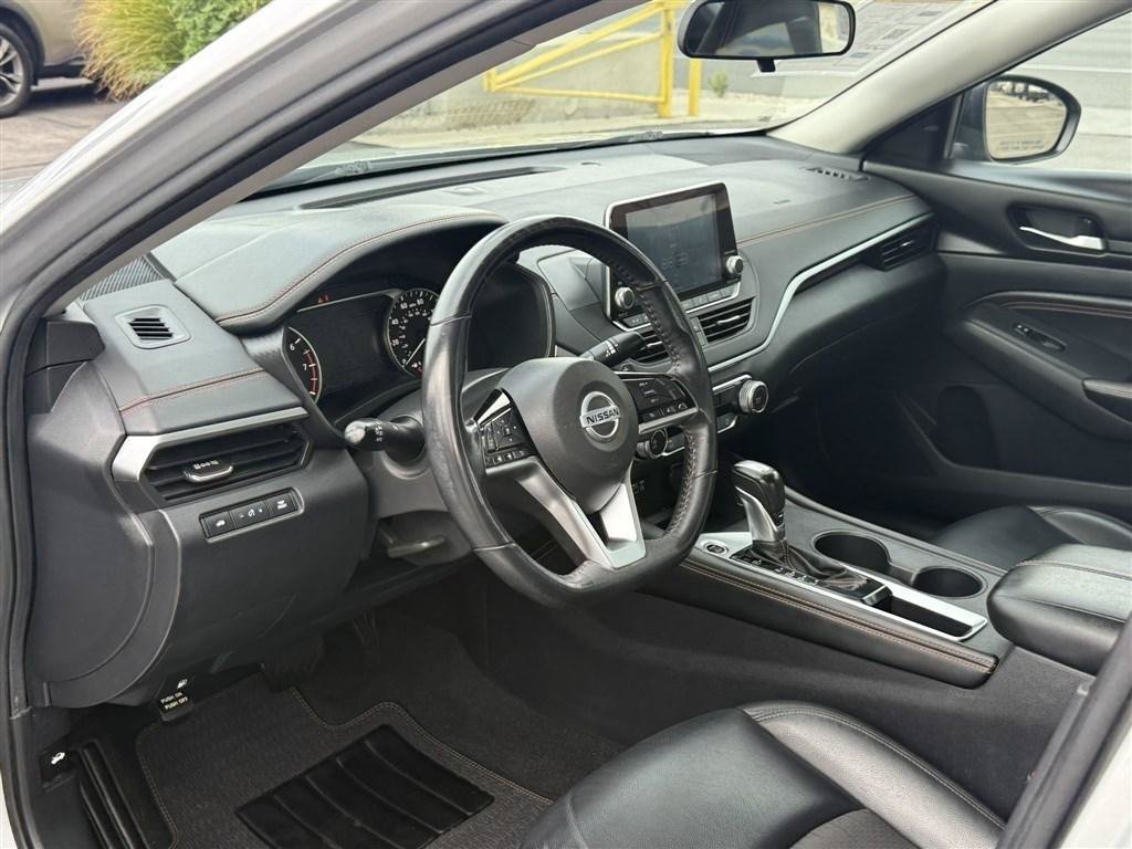 Used 2021 Nissan Altima 2.5 SR FWD image 12