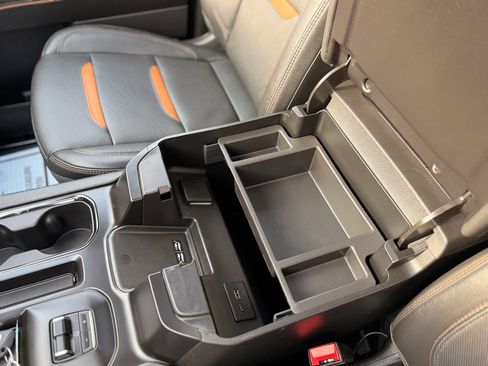 Used 2024 GMC Sierra 2500 AT4 w/ AT4 Premium Plus Package image 25