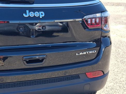 Used 2025 Jeep Compass Limited AWD/4WD image 16
