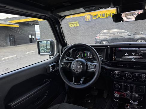 Used 2024 Jeep Wrangler Unlimited Rubicon 4xe w/ Technology Group AWD/4WD image 19