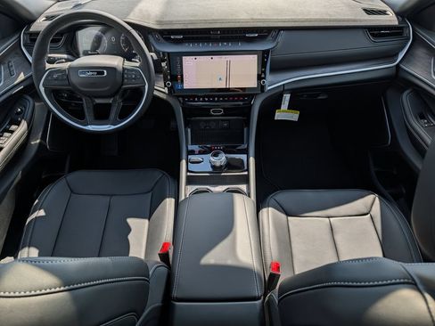 New 2026 Jeep Grand Cherokee Limited AWD/4WD image 8