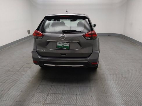 Used 2020 Nissan Rogue S FWD image 7