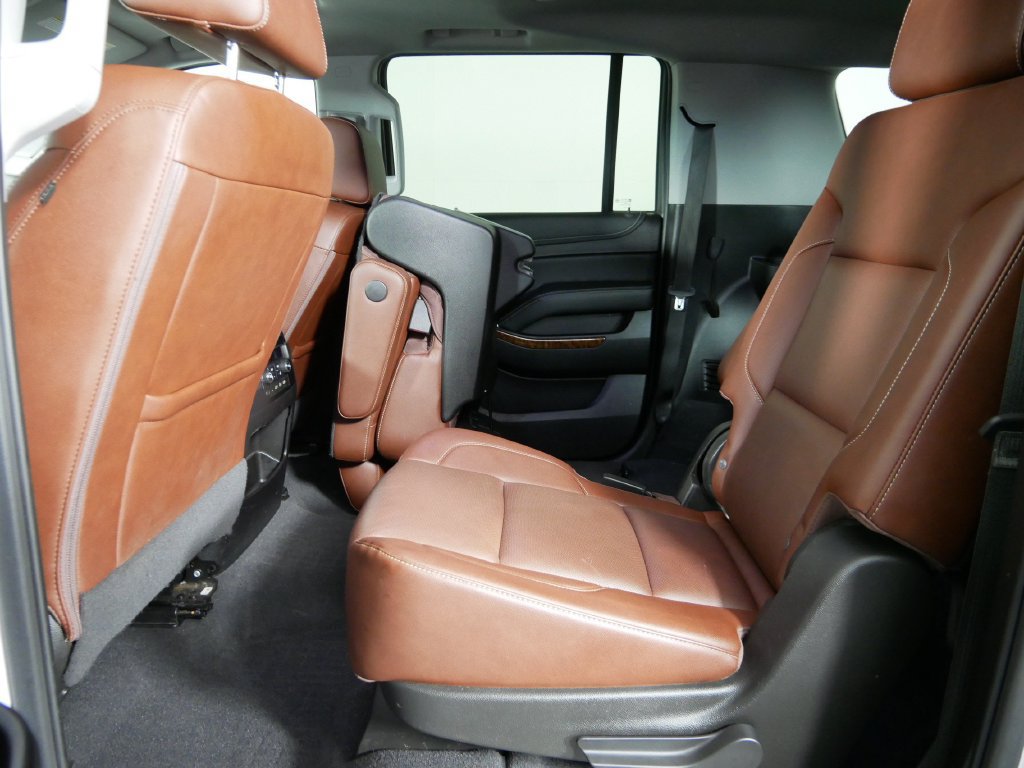 Used 2020 Chevrolet Suburban Premier w/ Premier Plus Edition AWD/4WD image 16