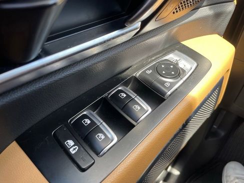 Used 2022 Kia Telluride SX w/ Nightfall Edition Package AWD/4WD image 16