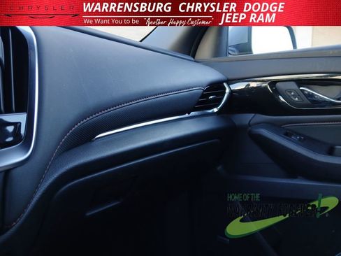 Used 2024 Chevrolet Traverse RS image 29