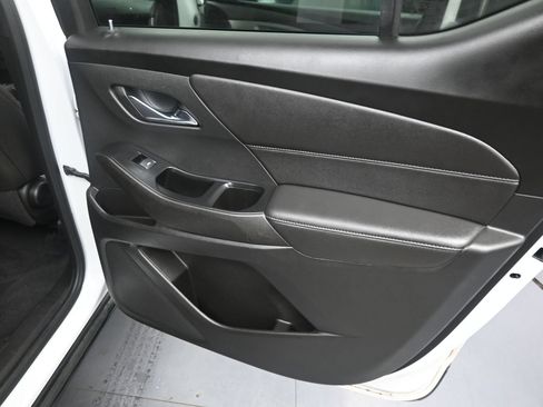 Used 2023 Chevrolet Traverse LT w/ LPO, Floor Liner Package AWD/4WD image 40