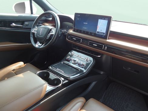 Used 2022 Lincoln Nautilus Reserve w/ Equipment Group 201A AWD/4WD image 28