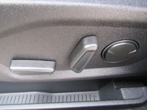 Used 2024 Ford Edge Titanium AWD/4WD image 9