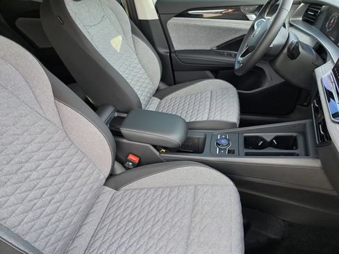 New 2026 Volkswagen Tiguan S FWD image 12