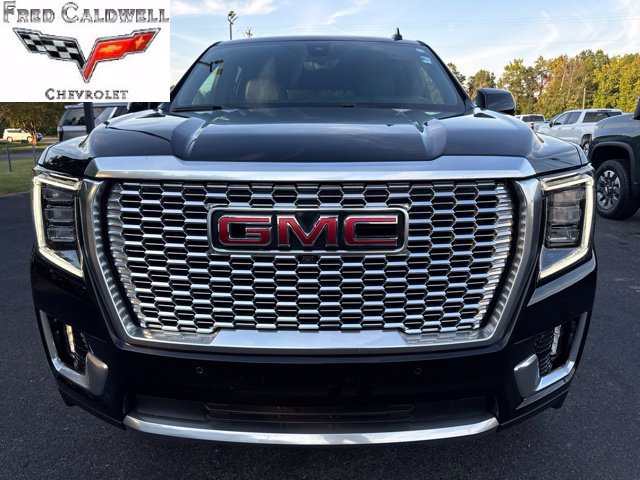 Used 2021 GMC Yukon Denali w/ Denali Premium Package AWD/4WD image 6