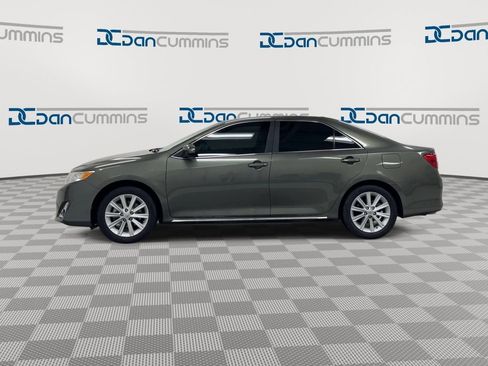 Used 2012 Toyota Camry XLE FWD image 5