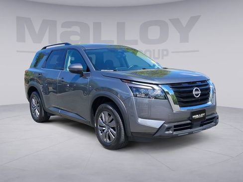 Used 2025 Nissan Pathfinder SV AWD/4WD image 7