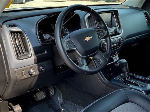 Used 2017 Chevrolet Colorado Z71 AWD/4WD image 8