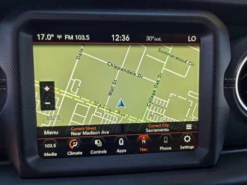 Used 2022 Jeep Wrangler Unlimited Sahara AWD/4WD image 7