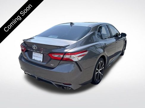 Used 2020 Toyota Camry SE FWD image 7