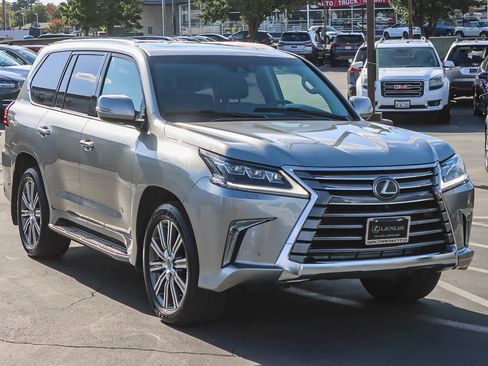 Used 2018 Lexus LX 570 4WD image 5
