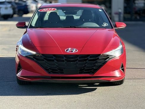 Used 2023 Hyundai Elantra SEL w/ Convenience Package FWD image 2