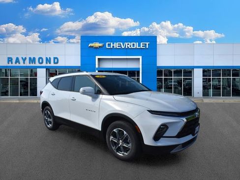 New 2026 Chevrolet Blazer LT w/ Sound & Technology Package AWD/4WD image 11