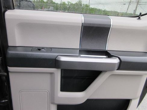Used 2015 Ford F150 XLT RWD image 21