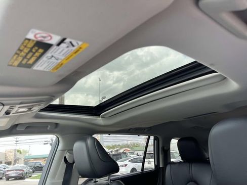 Used 2022 Toyota Highlander XLE image 27