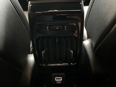 Used 2025 Jeep Compass Limited image 23