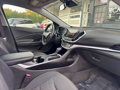 Used 2017 Chevrolet Volt LT image 21
