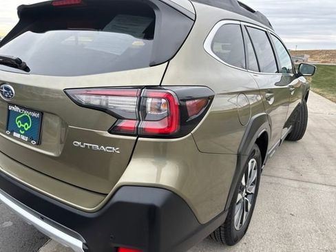 Used 2023 Subaru Outback Limited image 29