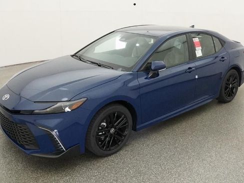 New 2026 Toyota Camry SE FWD image 1