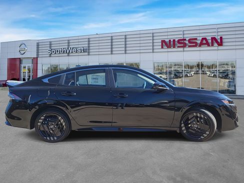 New 2026 Nissan Sentra SR w/ Floor Mat Package image 5