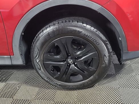 Used 2015 Toyota RAV4 LE image 3