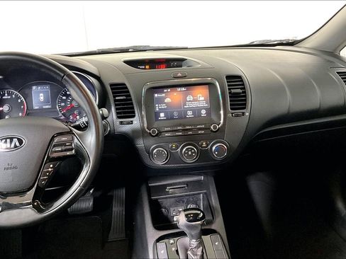 Used 2017 Kia Forte EX image 6