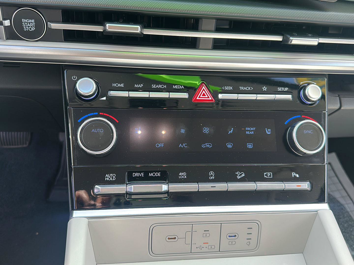 Certified 2025 Hyundai Santa Fe SEL AWD/4WD image 23