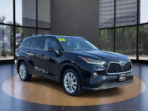 Used 2022 Toyota Highlander Limited image 1