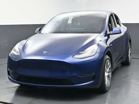 Used 2021 Tesla Model Y Long Range image 6