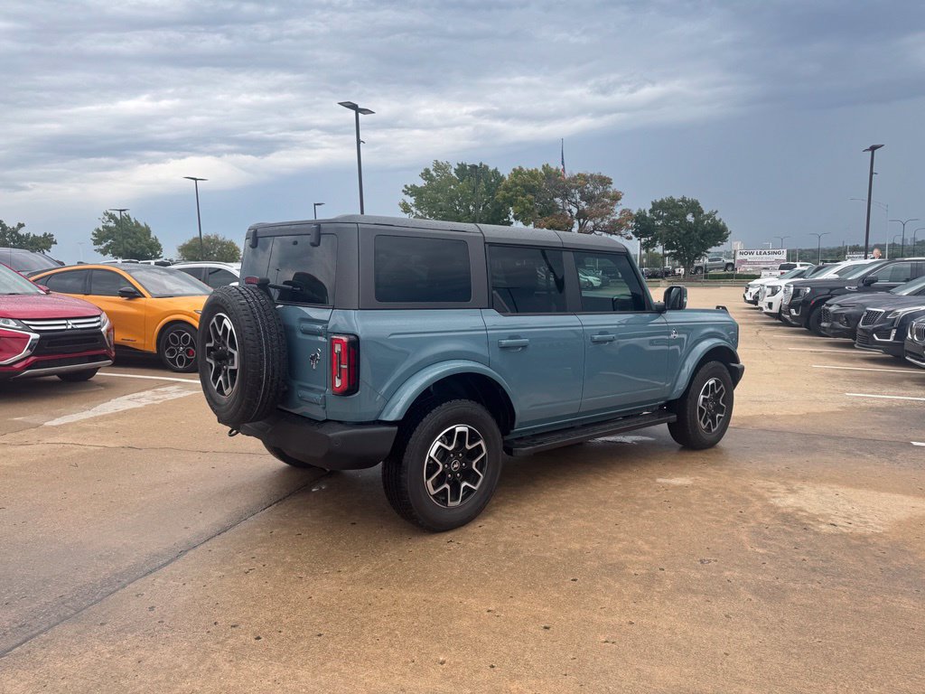 Used 2023 Ford Bronco Outer Banks AWD/4WD image 3