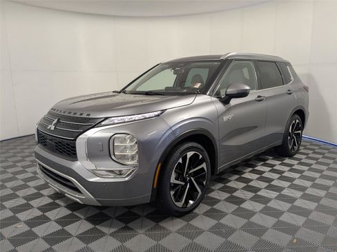 Used 2023 Mitsubishi Outlander SEL image 1