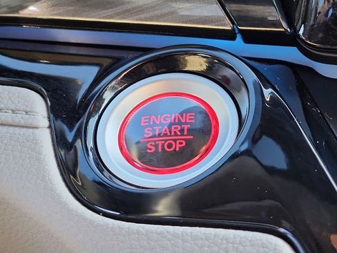 Used 2024 Honda Odyssey Elite image 23