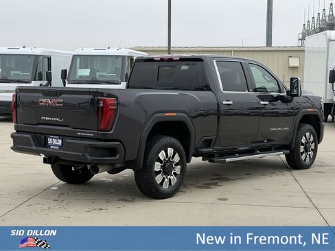 New 2026 GMC Sierra 2500 Denali w/ Denali Reserve Package AWD/4WD image 4