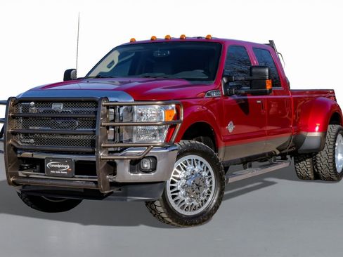 Used 2015 Ford F350 Lariat w/ Lariat Interior Package image 4