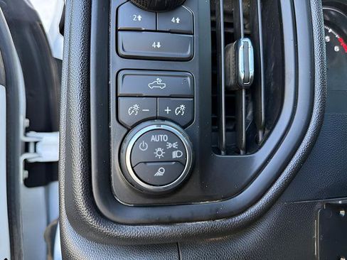 Used 2022 Chevrolet Silverado 2500 Custom w/ Custom Value Package image 13