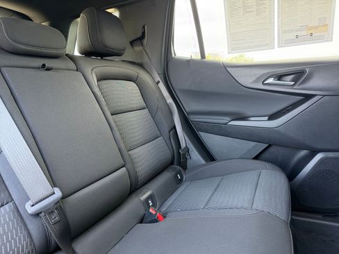 Used 2025 Chevrolet Equinox LT image 38