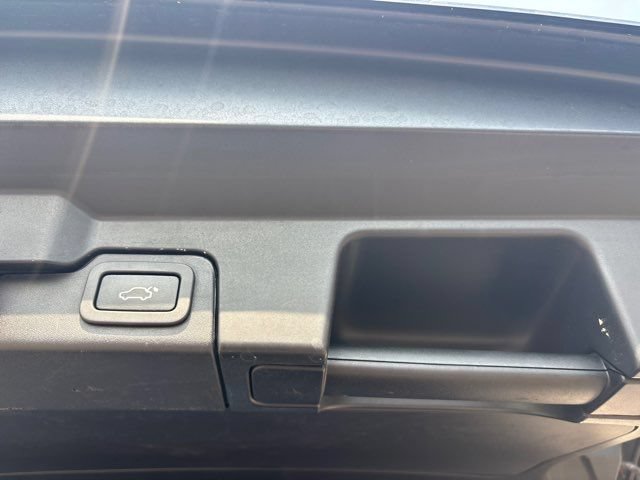 Used 2018 Land Rover Range Rover Evoque SE AWD/4WD image 15