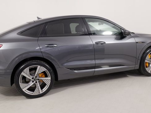 Used 2023 Audi e-tron Prestige w/ Prestige Package image 10