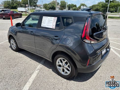 Used 2024 Kia Soul LX w/ Option Group 015 FWD image 18