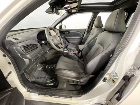 Used 2025 Subaru Forester Touring image 21