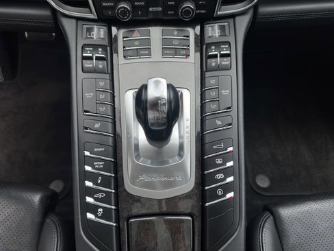 Used 2012 Porsche Panamera Turbo S image 31