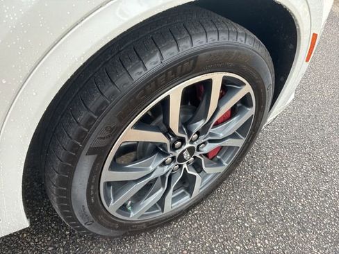 Used 2025 Cadillac XT6 Sport w/ Technology Package image 16