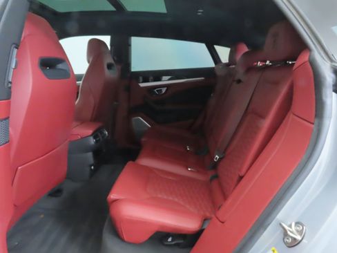 Used 2022 Lamborghini Urus image 22