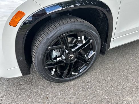 New 2026 Volkswagen Tiguan SE R-Line AWD/4WD image 7