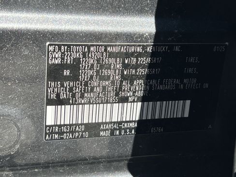 Used 2025 Toyota RAV4 XLE AWD/4WD image 27